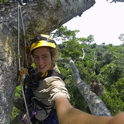 Dr Laura Braunholtz